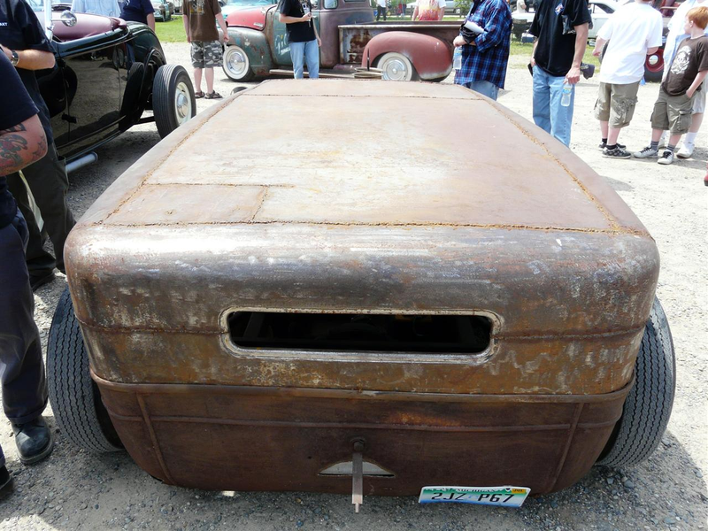 Illustration for article titled The Stupidest Awesome Car At Billetproof 2009: Lowest Car Ever